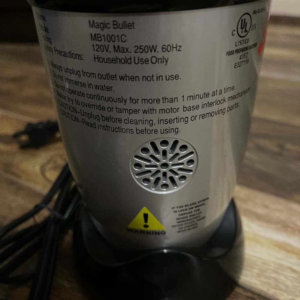 Magic Bullet MB1001C Personal Blender with Mixing Set - Picture 7 of 9